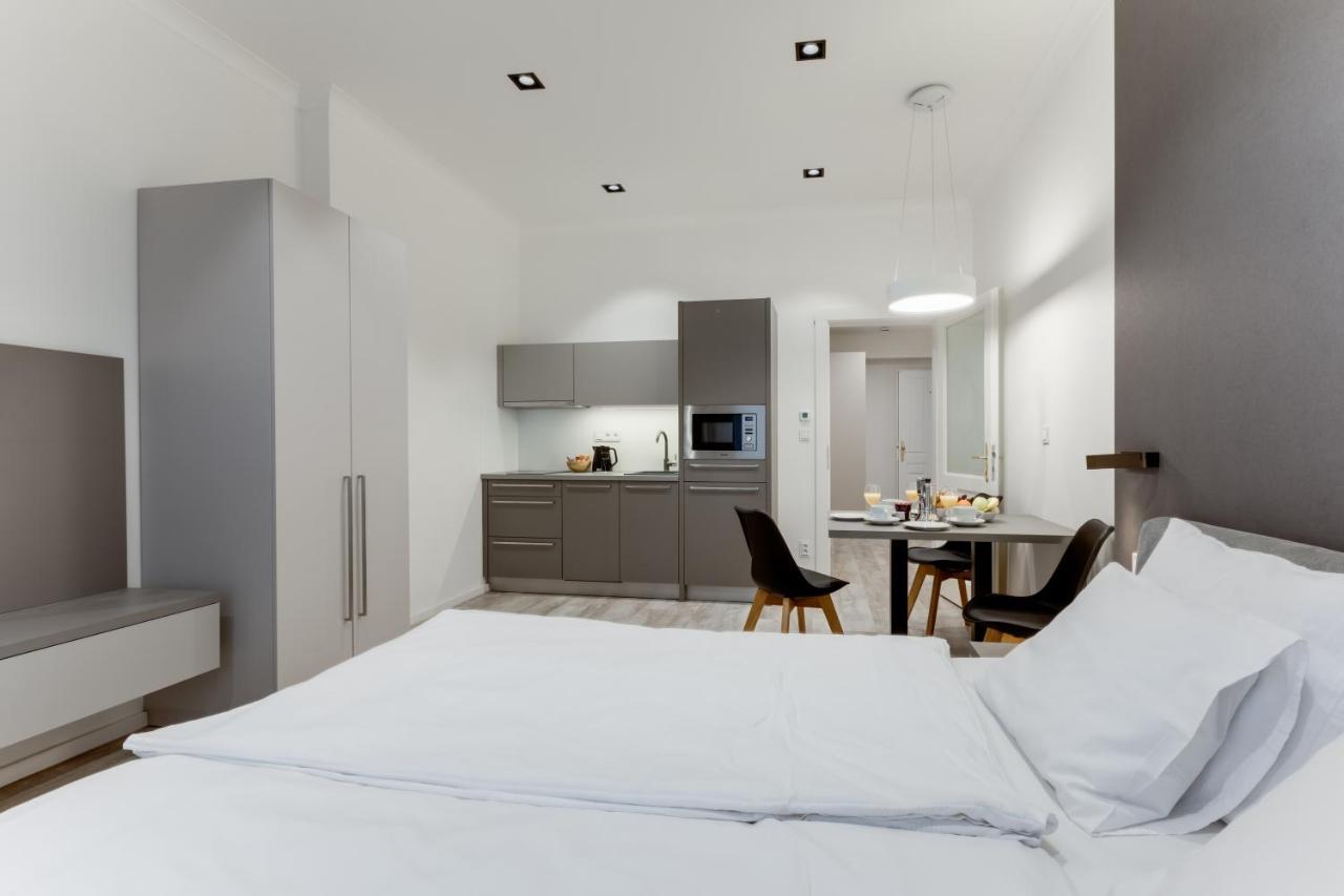 Lampi Otel Prag