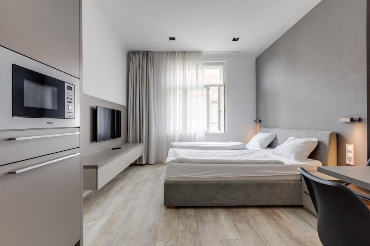 Lampi Otel Prag